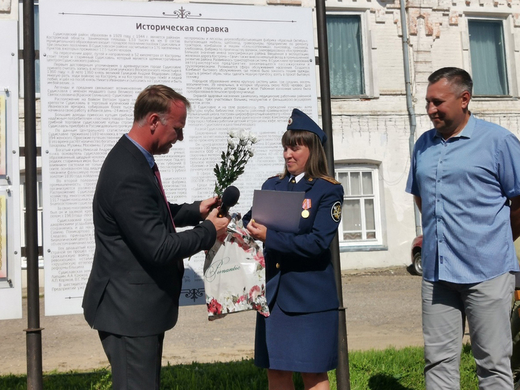 Сотрудник костромской колонии занесен на Доску почета района