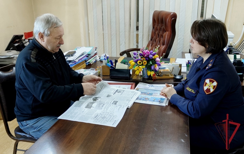 В Приморье в день пресс-служб росгвардейцы отметили талантливых журналистов