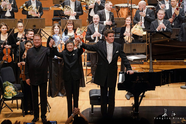 «Сегодня Япония немножко пошла вниз, Китай идет вверх. Но для того чтобы сформировалась традиция, нужны столетия»