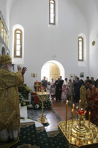 Фото: освящение храма Святой Екатерины митрополитом Оренбургским и Бузулукским Валентином / кremlin.ru / CC BY 4.0 ru.wikipedia.org (CC BY 4.0)###https://ru.wikipedia.org/wiki/%D0%A5%D1%80%D0%B0%D0%BC_%D0%A1%D0%B2%D1%8F%D1%82%D0%BE%D0%B9_%D0%92%D0%B5%D0%BB%D0%B8%D0%BA%D0%BE%D0%BC%D1%83%D1%87%D0%B5%D0%BD%D0%B8%D1%86%D1%8B_%D0%95%D0%BA%D0%B0%D1%82%D0%B5%D1%80%D0%B8%D0%BD%D1%8B_(%D0%A0%D0%B8%D0%BC)#/media/%D0%A4%D0%B0%D0%B9%D0%BB:Saint_Catherine_church_in_Rome.jpg