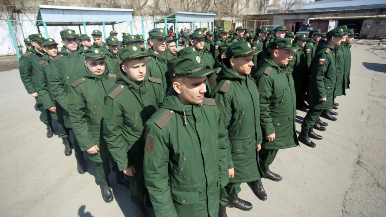 набор в росгвардию по контракту. набрано контрактников 2024. машина мобильный пункт отбора на военную службу. контрактники в российской армии. военный.