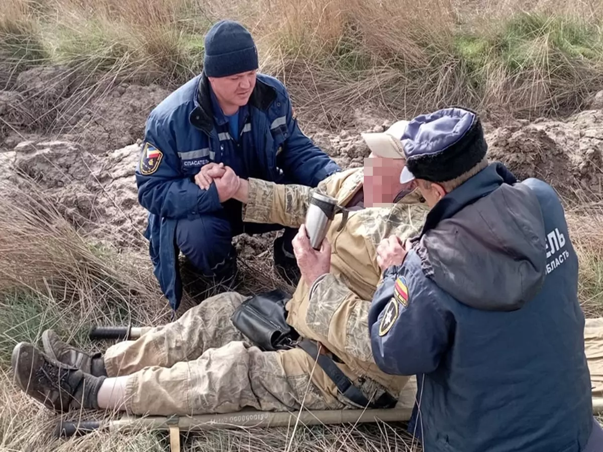 В Ростовской области рыбак всю ночь провел в яме из-за травмы ноги