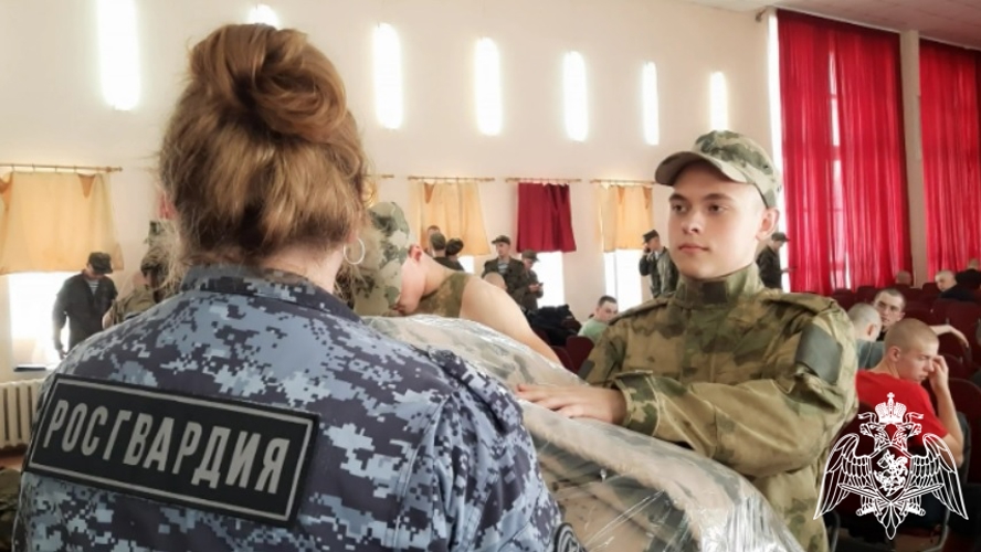 22 призывника из Вологодской области отправились служить в воинскую часть Северо-Западного округа Росгвардии (ВИДЕО)