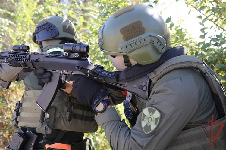 ПРИ СИЛОВОЙ ПОДДЕРЖКЕ СПЕЦНАЗА РОСГВАРДИИ В АСТРАХАНИ ЗАДЕРЖАНЫ ПОДОЗРЕВАЕМЫЕ В ВЫМОГАТЕЛЬСТВЕ