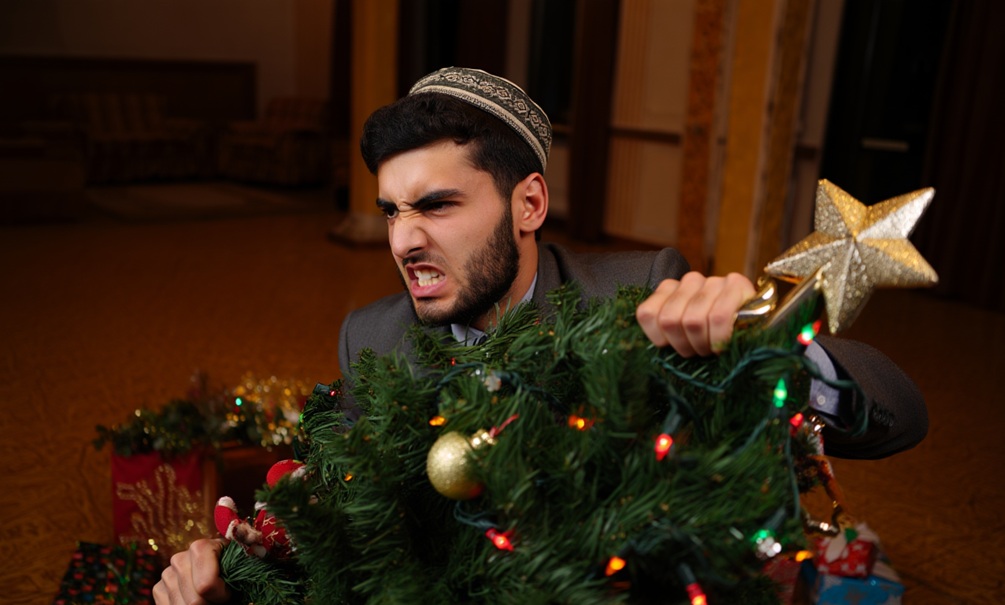 В Екатеринбурге Новый год стал харамом, а христианский крест – символом экстремизма: местных Акбарали поддержал мэр Алексей Орлов 