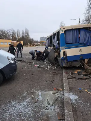 Губернатор Сальдо: в Новой Каховке после обстрела автобуса ВСУ погибли четыре человека