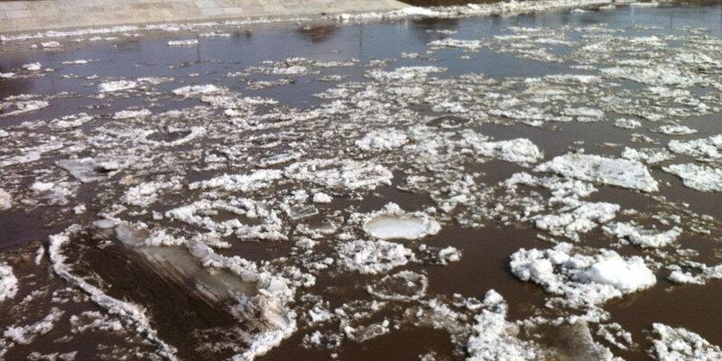 В одном из поселков Челябинской области льдина повредила газопровод, оставив жителей без газа