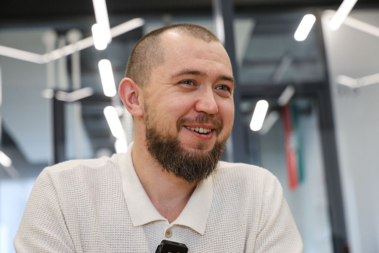 Фанис Садыков: «Мы хотим сохранить базовые принципы «Телеграма», интеграция платного функционала должна быть ненавязчивой: любая плашка о рекламе будет вызывать негатив. И делаем ставку на полезные точечные улучшения»