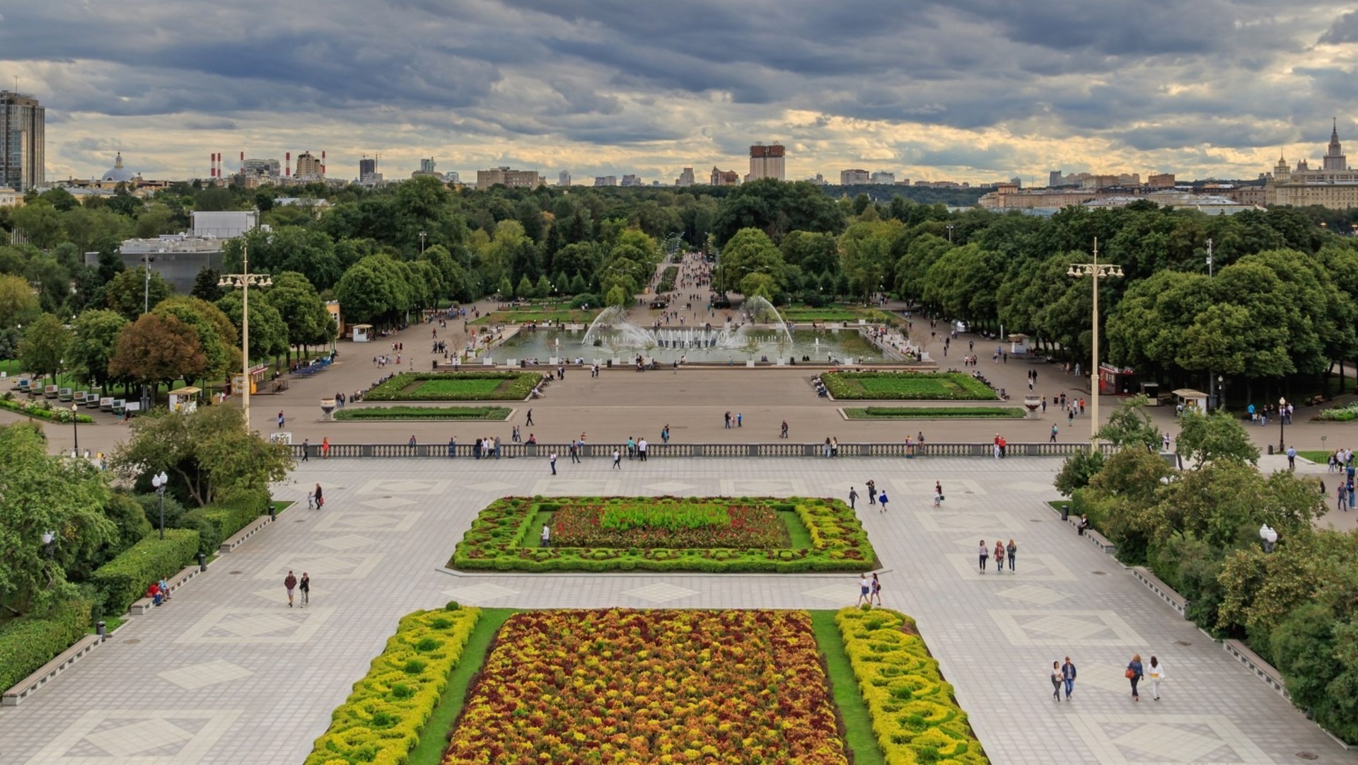 Парк Горького Москва. Парк Горького Воробьевы горы. ЦПКИО Горького Москва. Парки в дождь Москва.