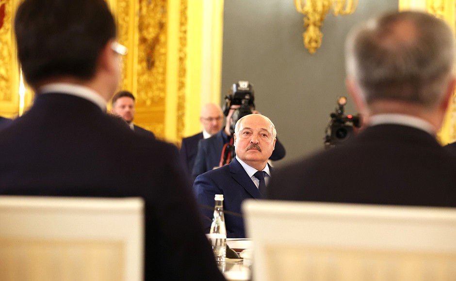 Президент Белоруссии Александр Лукашенко на заседании Высшего Евразийского экономического совета в узком составе.