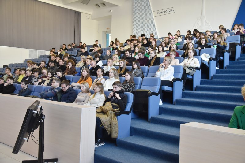 О достижениях России и Севастополя рассказал студентам Владимир Нечаев