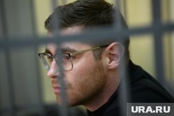 Дениса Аллаярова обвиняют в том, что он якобы за деньги получал сводки от своего источника в полиции