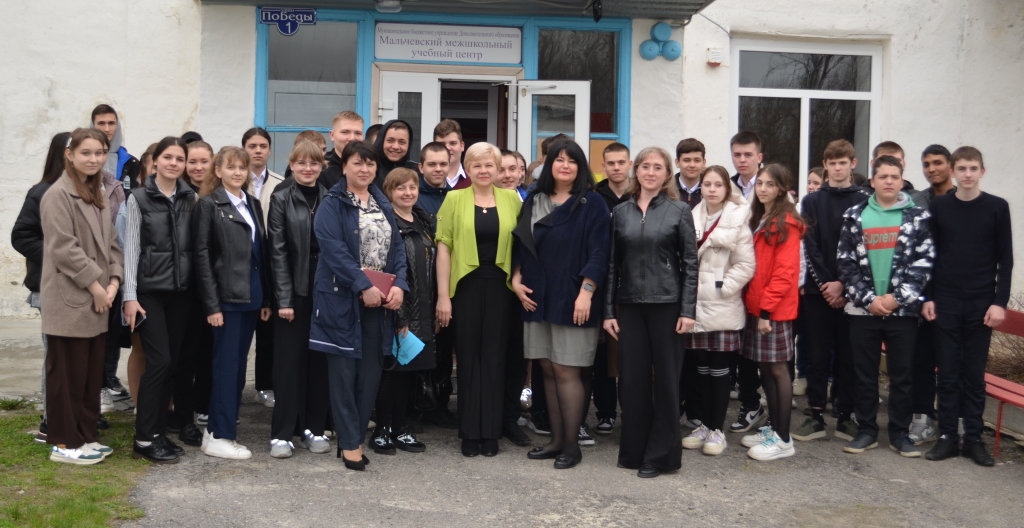 Для учащихся Мальчевского межшкольного учебного центра провели профориентационную встречу