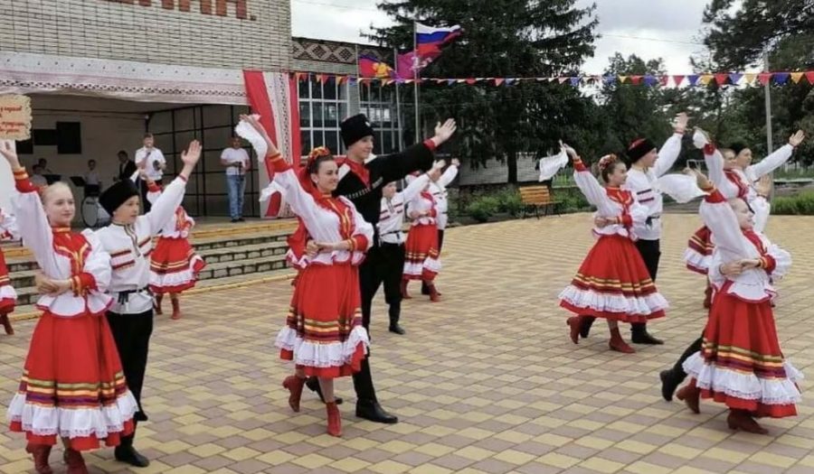 Новости ленинградской краснодарского края сегодня. Новоплатнировская Краснодарский край. Краснодарский край станица Новоплатнировская школа. Казачьи школы в Краснодарском крае. СКЦ станицы Новоплатнировской.