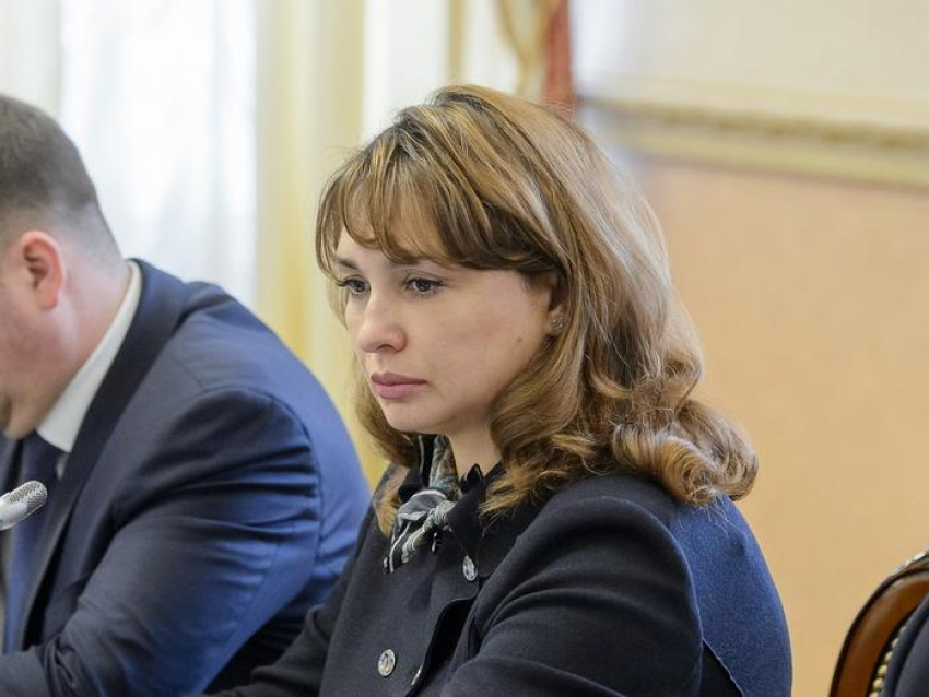100 стаканов сверху: аграрный банкир Абричкина удивила воронежцев молочной статистикой