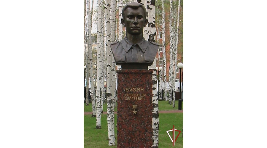 В Югре Росгвардия проводит памятные мероприятия, посвященные Герою Российской Федерации Александру Бузину