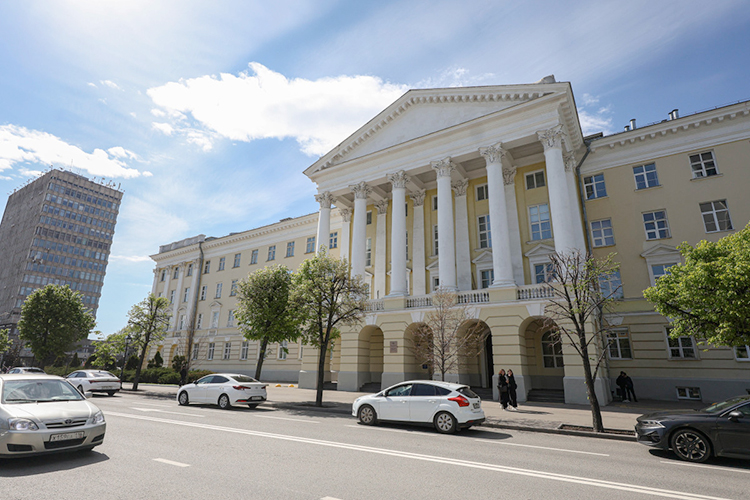 Более 80% выпускников Химического института КФУ работают по специальности или продолжают обучение по химическим направлениям