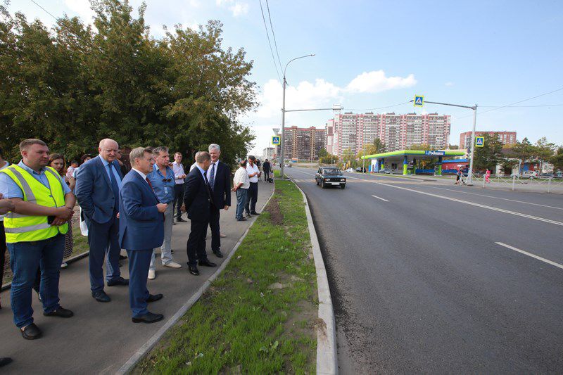 Открытие дорог новосибирск. Дороги в городе. Дороги Новосибирска. Строительство дорог. Открытие тротуара.