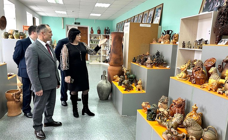 Игорь Мурог посетил новую детскую школу искусств в Рязанской области