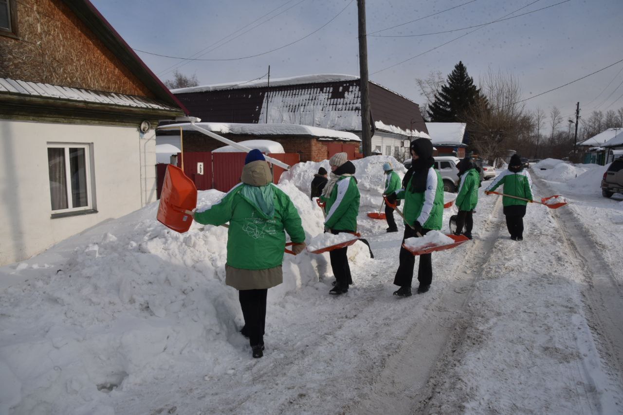 уборка снега субботник