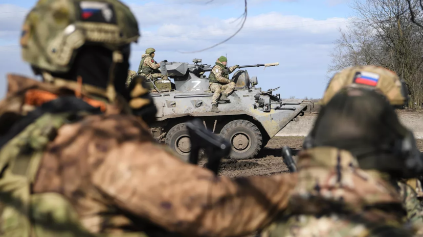 Песков: ВС России атакуют только военные и околовоенные цели на Украине