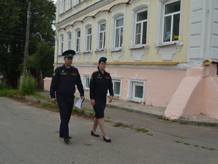 Жительница первого этажа высотного дома в Костроме выиграла ремонт