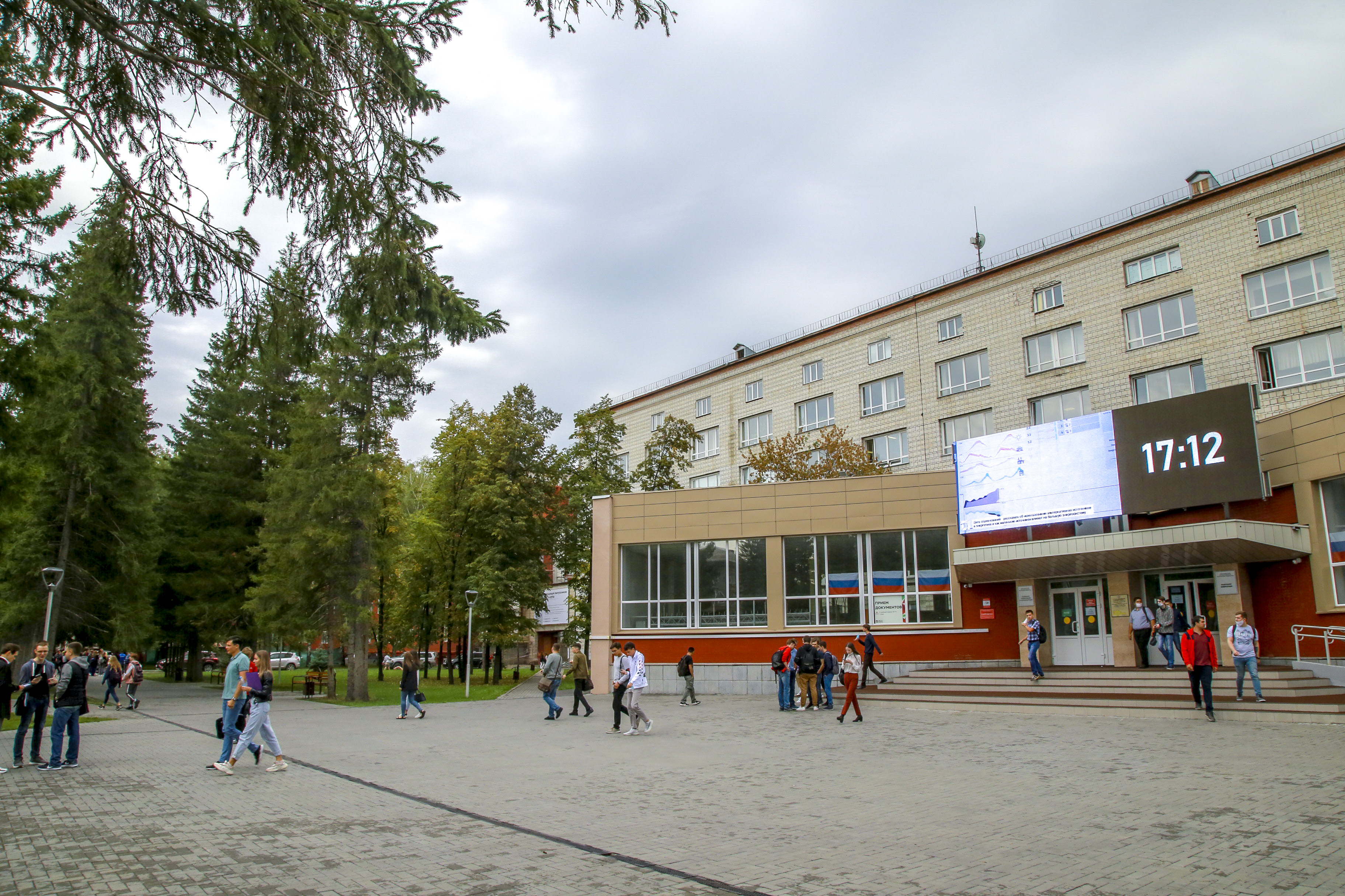 Факультет в Гвинее открыл новосибирский вуз