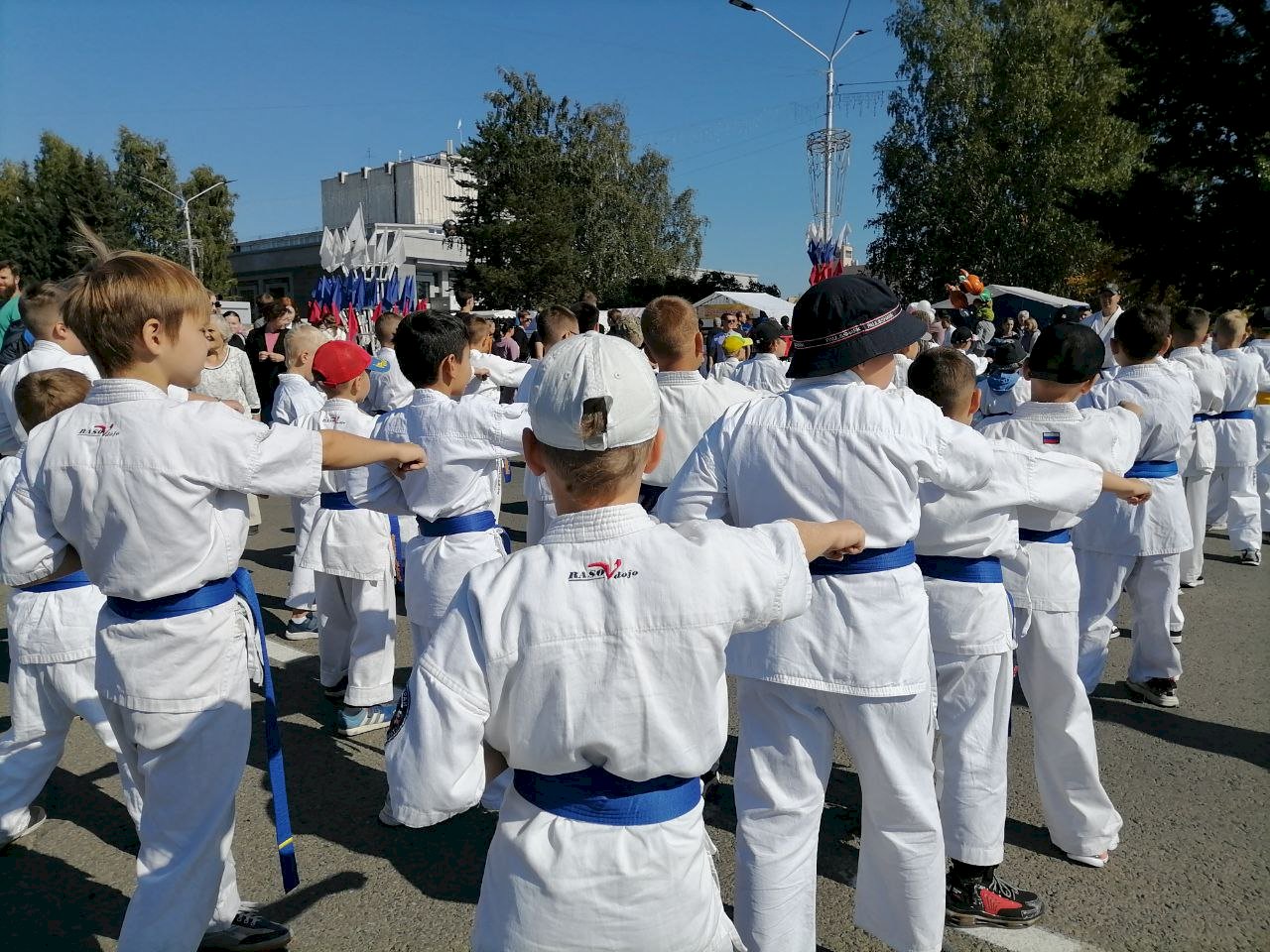 День города спорт. Каратэ-до Туркменистан. Спортивная школа победа город Барнаул карате. Сётокан каратэ-до. Самый спортивный день города в Барнауле тхэквондо.