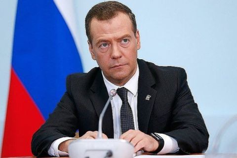 Медведев призвал лишать американцев собственности в России