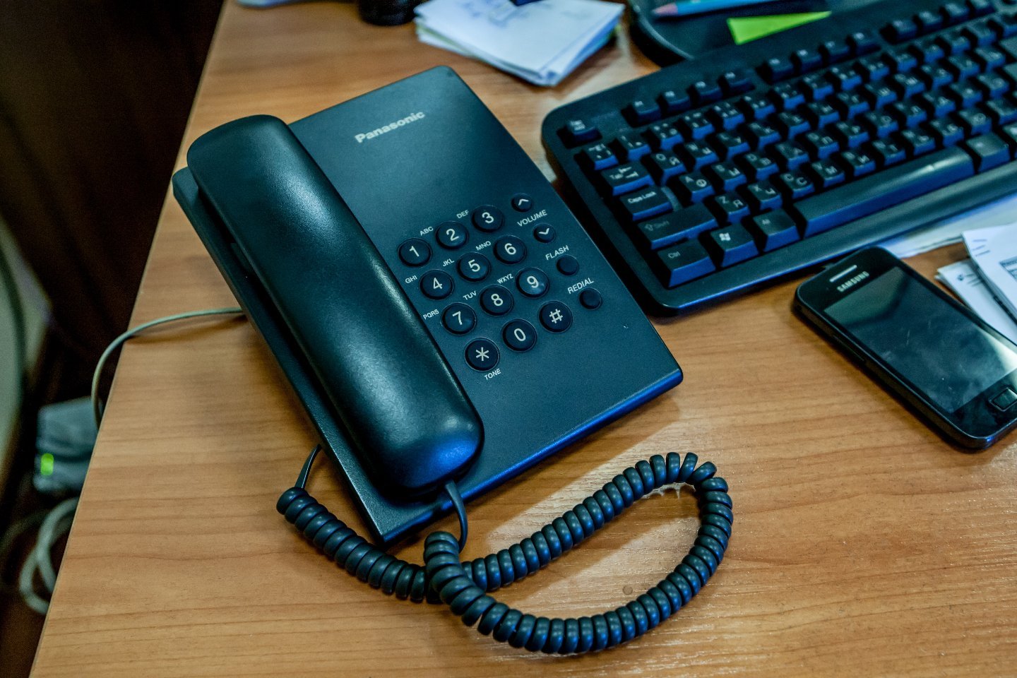 Номер мегафона для связи с оператором. Связаться напрямую. Как позвонить оператору напрямую. Звонок в сервис. Номер телефона оператора мтс.