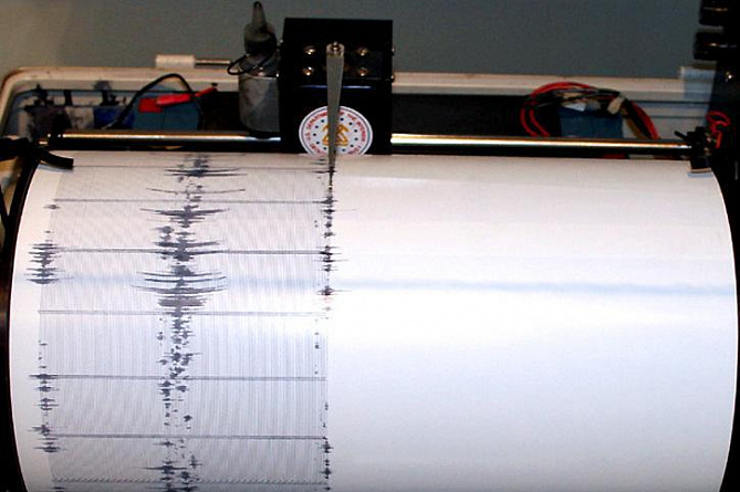 Еще одно сильное землетрясение - второе за два часа, произошло в Иране