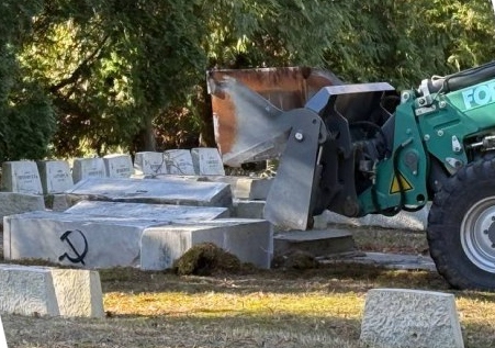 В Таллине уничтожены два монумента, посвящённых воинам антигитлеровской коалиции