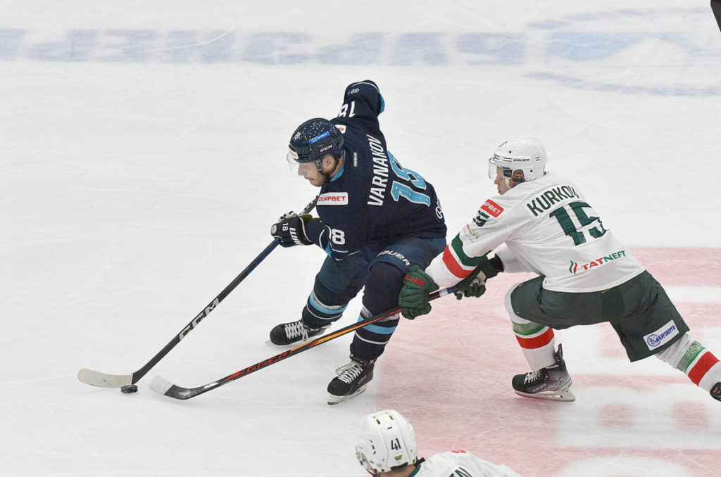 ак барс. хоккеист 65 номер. хк барс фото 2023. динамо минск хоккей. барс хк норильск.