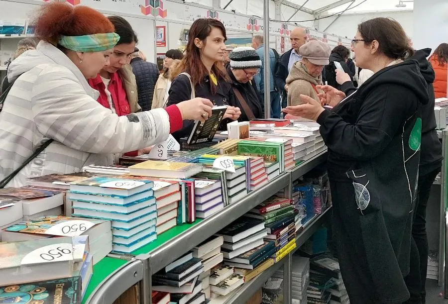 В воскресенье на Дворцовой площади завершился XX Международный книжный салон | ФОТО АВТОРА