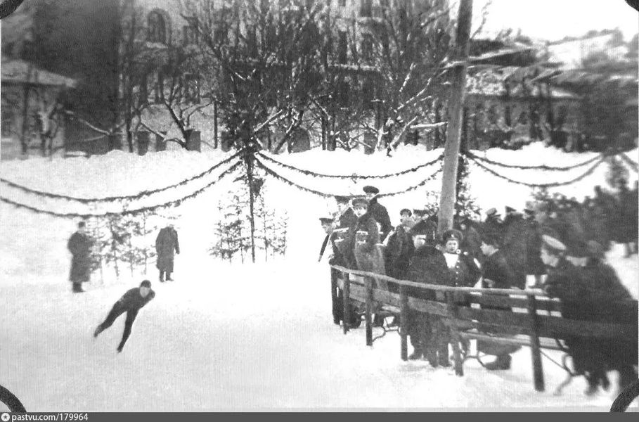 Каток на Патриарших прудах в 1913 году