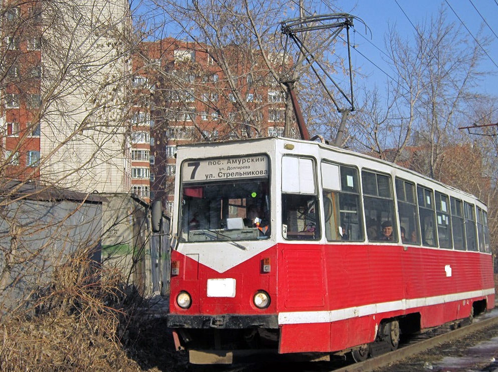 Трамвай 15 время. Омск трамвай Варламов. Красный трамвай в Омске. Г-15 трамвай. Омск поселок Амурский трамвай.