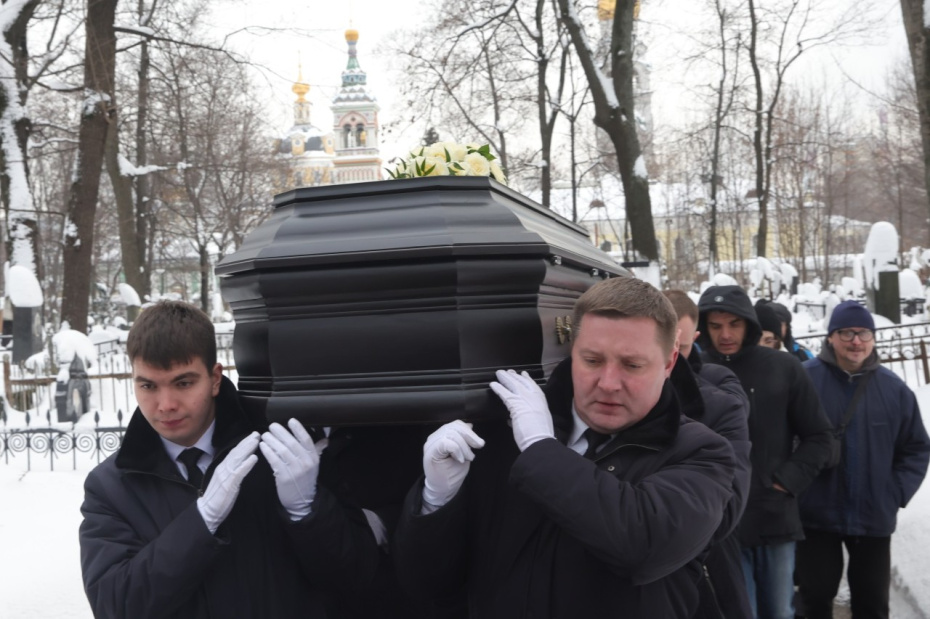 Вынос гроба с телом Светланы Жильцовой