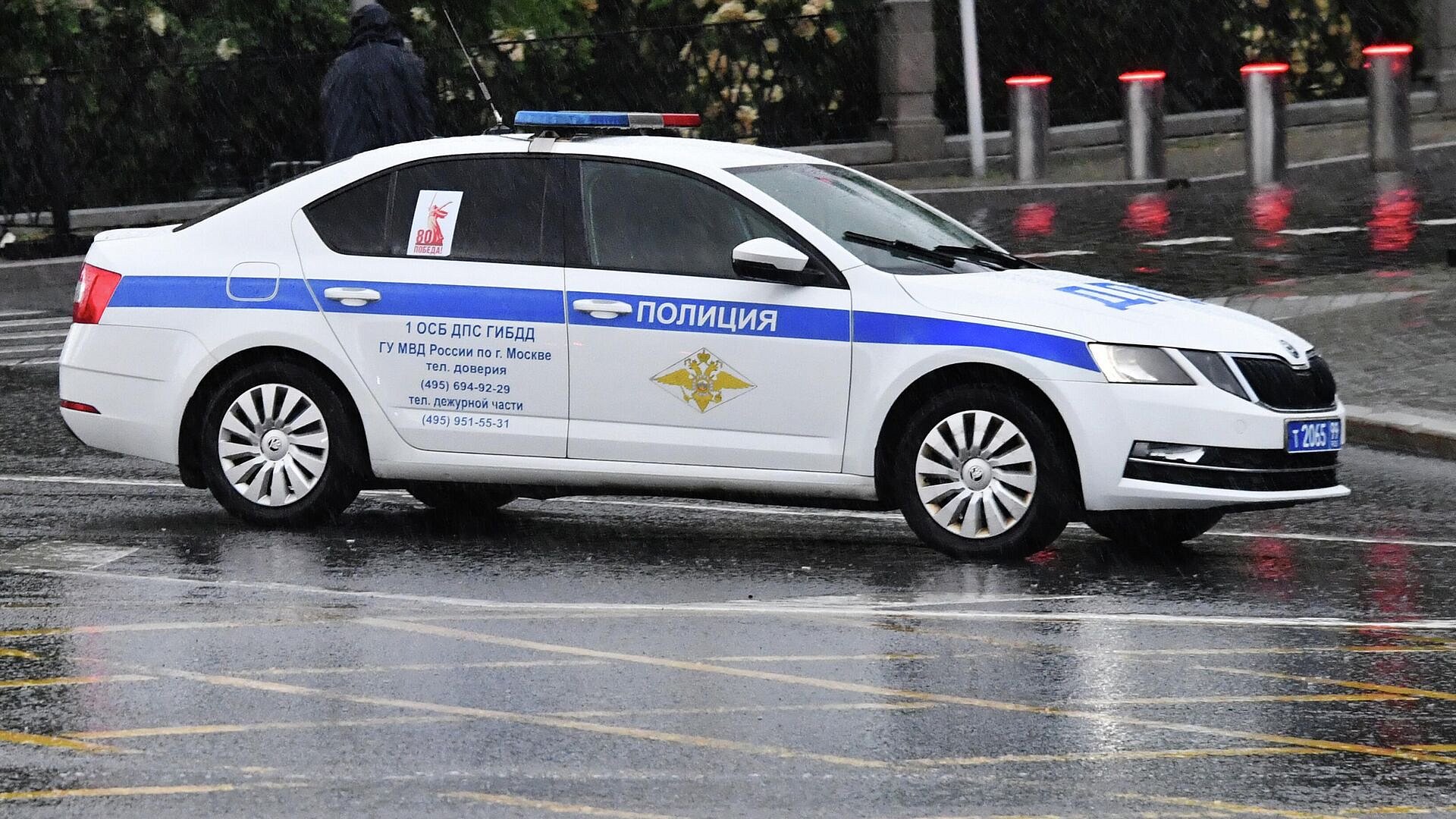 Иностранец хотел отправить в Китай православные украшения под видом конфет