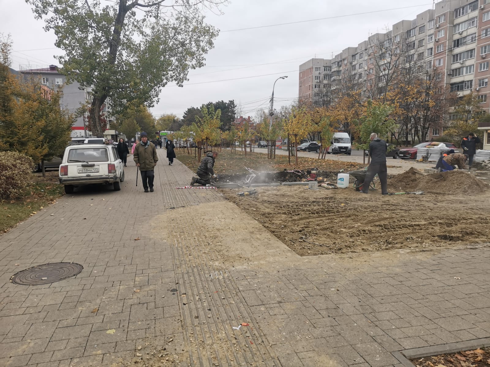 Было – стало: в Краснодаре на месте, где стояла ракета, построенная на народные деньги, установлен камень в честь 30-летия избирательной системы 