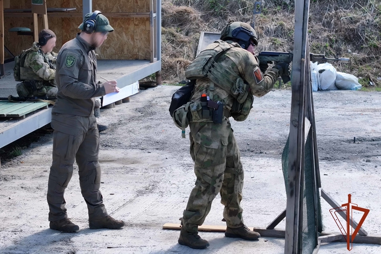 В Кузбассе завершились квалификационные испытания на право ношения знака отличия спецназа Росгвардии