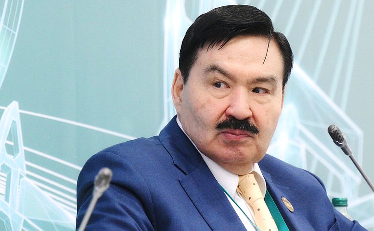 Сессия «Большое Евразийское партнёрство: стратегия развития». XVII Международный экономический форум «Россия – Исламский мир: KazanForum»