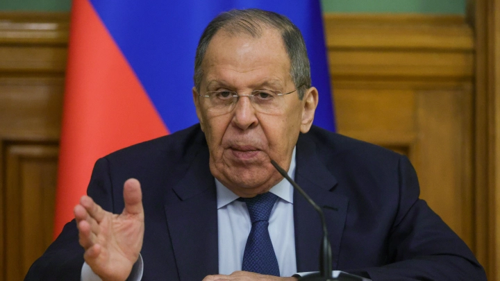 Лавров поддел европейский конкурс мужчин в женском платье: Ваше право
