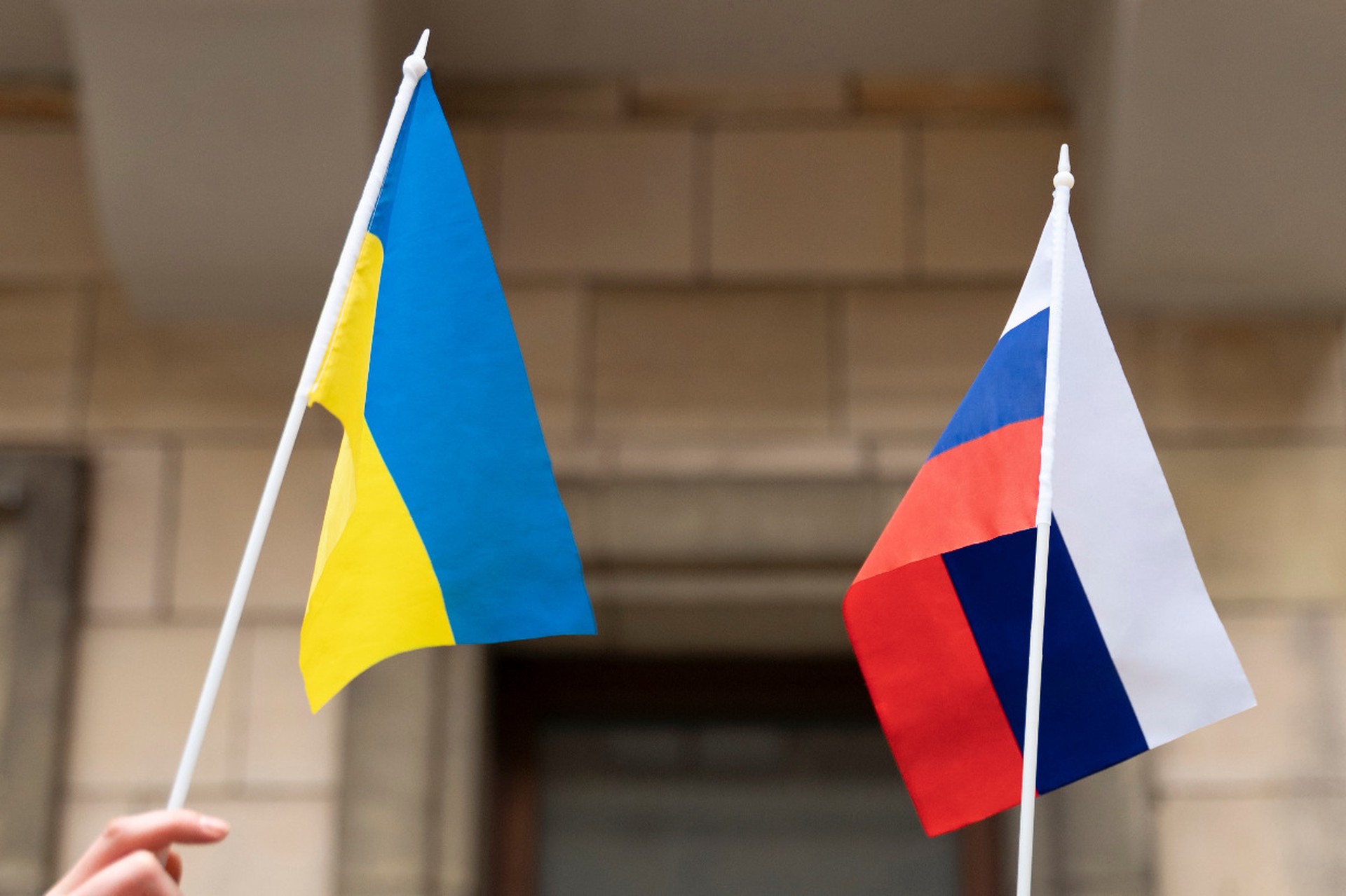 Главное к утру 6 мая: переговоры РФ и Украины, атака на Джанкой, обновленный Superjet 100