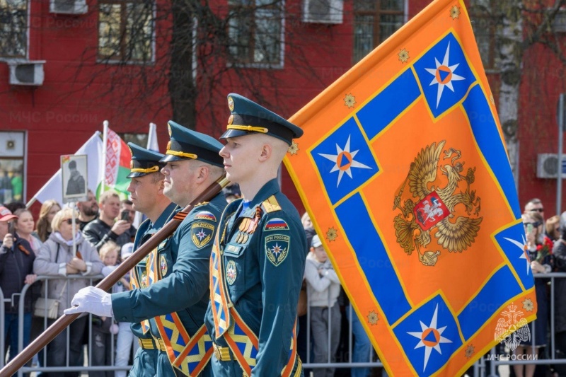 Кировские спасaтели приняли участие в торжественных мероприятиях в честь юбилея Великой Победы