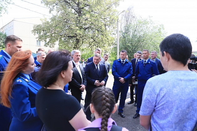 Андрей Кикоть провёл в Волгограде личный приём граждан по вопросам переселения из аварийного жилья