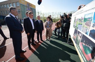 В школе №2 Златоуста по поручению Алексея Текслера завершается ремонт стадиона