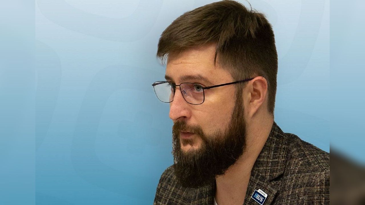 Александр егоров и дмитрий рудаков основатели озон. Основатель выбор. Алексей ефремов режиссер. Основатель выбор. Негатив музыкант.