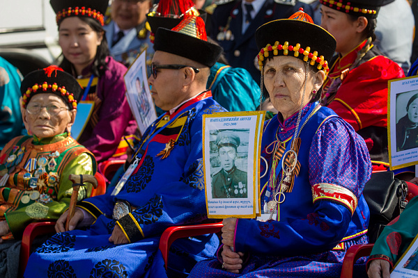 Парад 9 мая в Улан Удэ на площади советов. Площадь советов Улан-Удэ. 9 Мая презентация праздник парад.