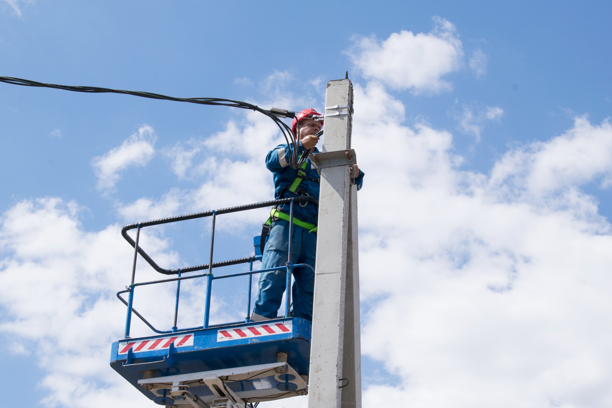 Энергетики принимают поздравления с профессиональным праздником