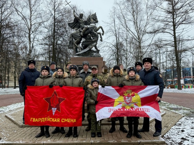 В Ярославле сотрудники регионального управления Росгвардии почтили память павших Героев Отечества